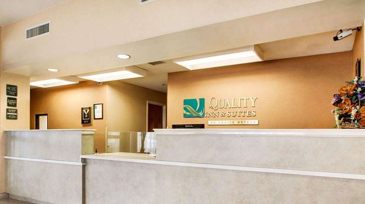 Quality Inn and Suites Hattiesburg North Lobby