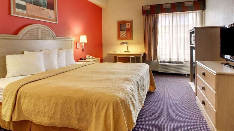 <b>Quality Inn and Suites Hattiesburg North Room</b>. Images powered by <a href="https://iceportal.shijigroup.com/" title="IcePortal" target="_blank">IcePortal</a>.