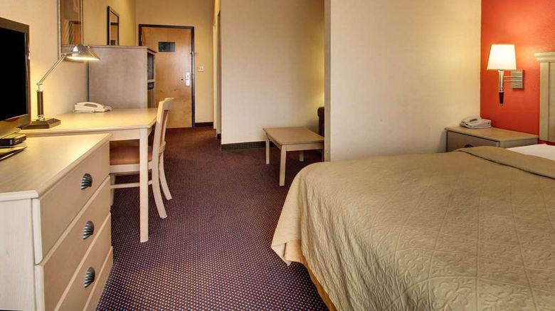 <b>Quality Inn and Suites Hattiesburg North Suite</b>. Images powered by <a href="https://iceportal.shijigroup.com/" title="IcePortal" target="_blank">IcePortal</a>.