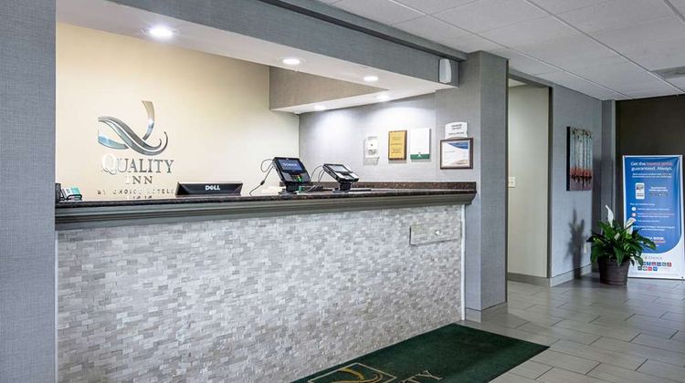 Quality Inn Holly Springs Lobby