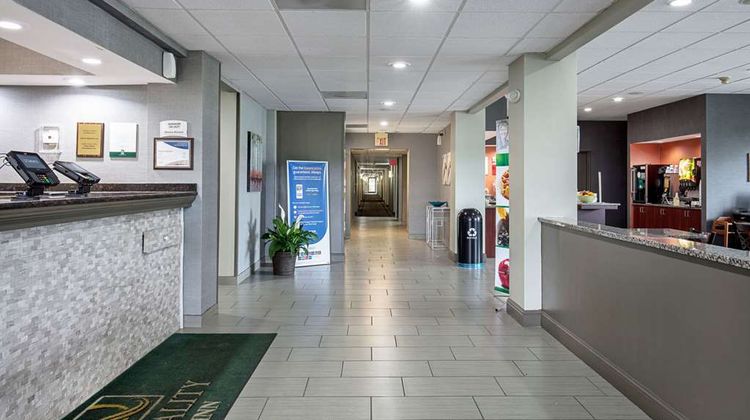 Quality Inn Holly Springs Lobby