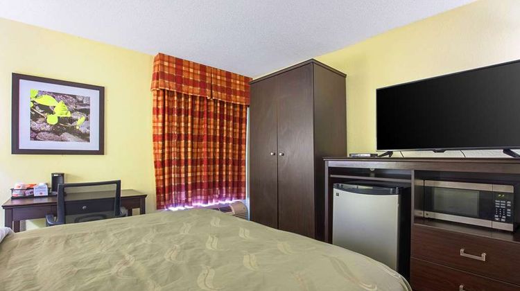 Quality Inn Holly Springs Room