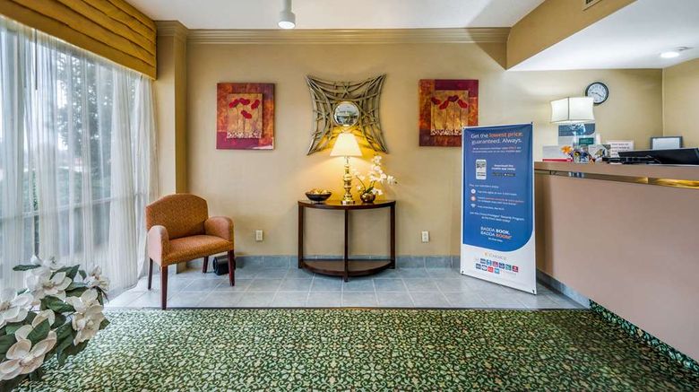 <b>Econo Lodge Lobby</b>. Images powered by <a href="https://iceportal.shijigroup.com/" title="IcePortal" target="_blank">IcePortal</a>.