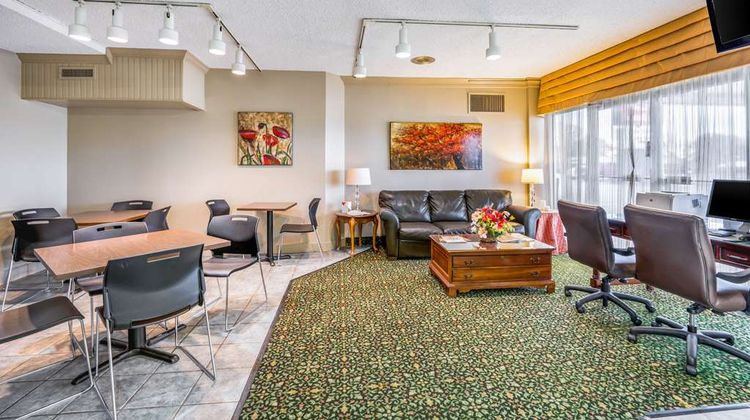 Econo Lodge Lobby