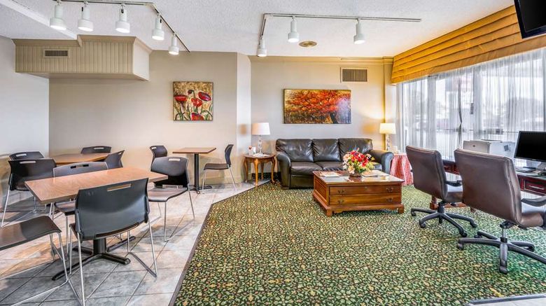 <b>Econo Lodge Lobby</b>. Images powered by <a href="https://iceportal.shijigroup.com/" title="IcePortal" target="_blank">IcePortal</a>.