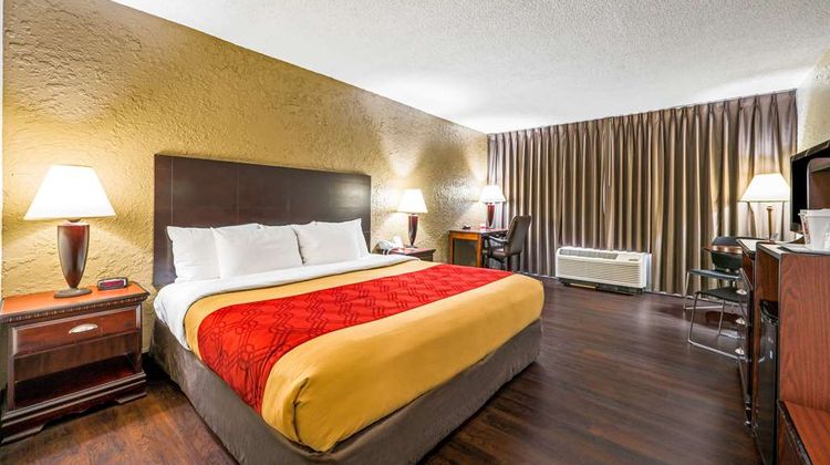 Econo Lodge Room