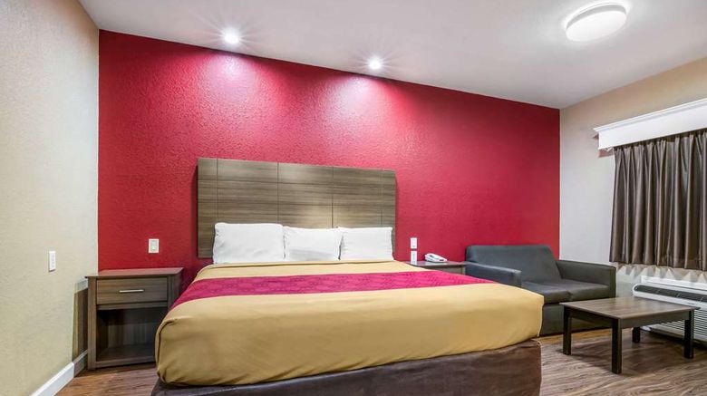 <b>Econo Lodge Inn & Suites Suite</b>. Images powered by <a href="https://iceportal.shijigroup.com/" title="IcePortal" target="_blank">IcePortal</a>.