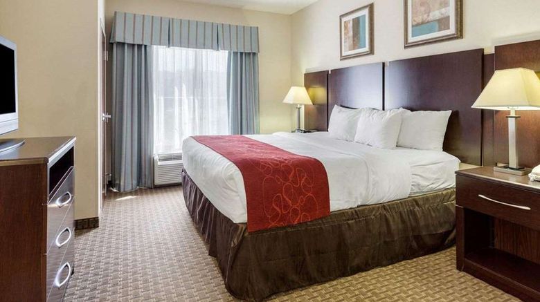 <b>Comfort Suites Suite</b>. Images powered by <a href="https://iceportal.shijigroup.com/" title="IcePortal" target="_blank">IcePortal</a>.