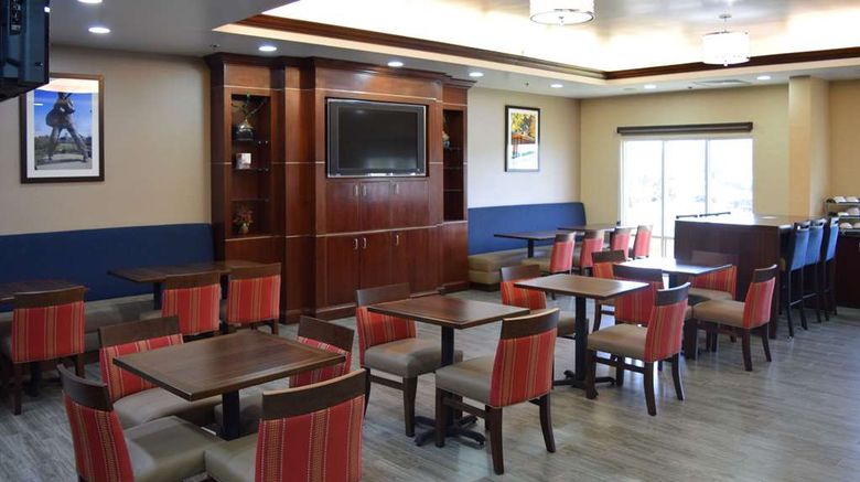 <b>Comfort Suites Restaurant</b>. Images powered by <a href="https://iceportal.shijigroup.com/" title="IcePortal" target="_blank">IcePortal</a>.