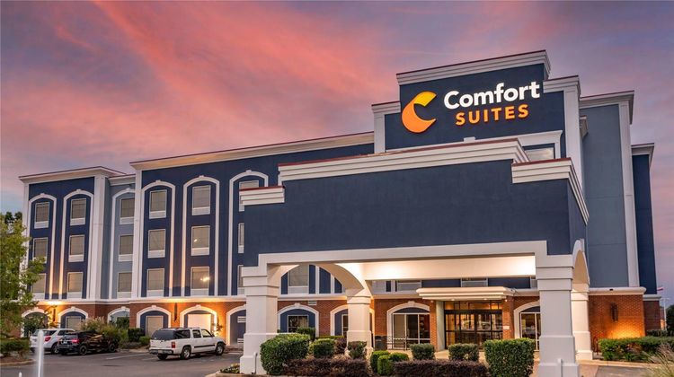 Comfort Suites Exterior