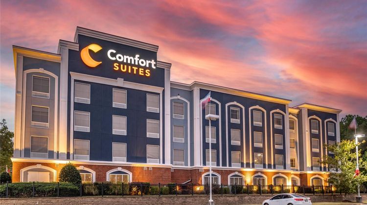 Comfort Suites Exterior