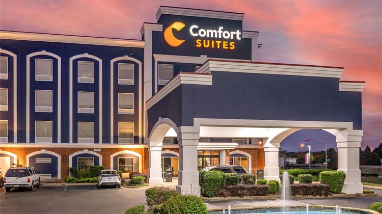 Comfort Suites Exterior