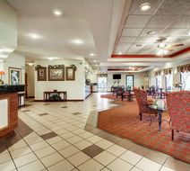Quality Inn and Suites Clinton Jackson West Lobby