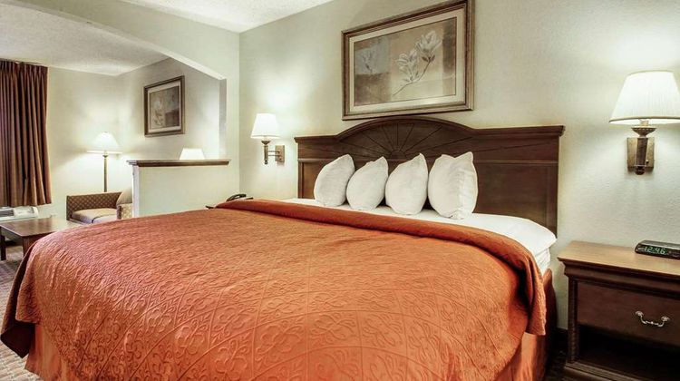 Quality Inn and Suites Clinton Jackson West Suite