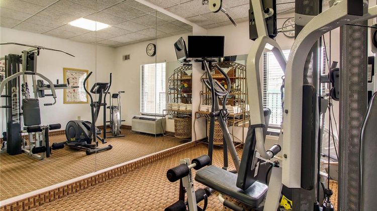 Quality Inn and Suites Clinton Jackson West Health