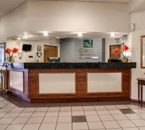 Quality Inn and Suites Clinton Jackson West Lobby