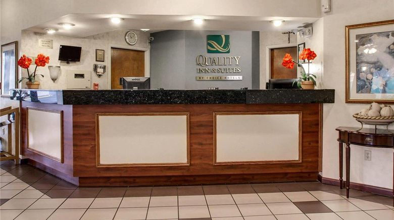 <b>Quality Inn and Suites Clinton Jackson West Lobby</b>. Images powered by <a href="https://iceportal.shijigroup.com/" title="IcePortal" target="_blank">IcePortal</a>.