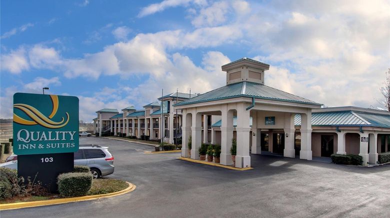 <b>Quality Inn and Suites Clinton Jackson West Exterior</b>. Images powered by <a href="https://iceportal.shijigroup.com/" title="IcePortal" target="_blank">IcePortal</a>.