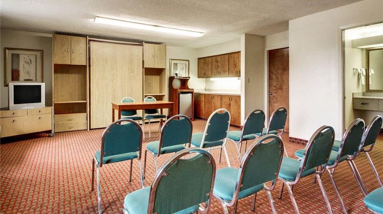 Quality Inn and Suites Clinton Jackson West Meeting