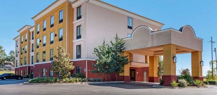 Comfort Inn and Suites Clinton Jackson West Exterior
