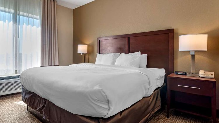 Comfort Inn and Suites Clinton Jackson West Suite