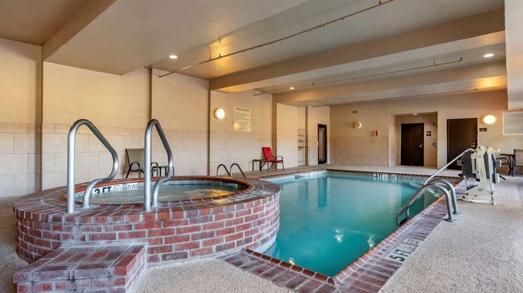 Comfort Inn and Suites Clinton Jackson West Pool