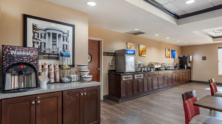 <b>Comfort Inn and Suites Clinton Jackson West Restaurant</b>. Images powered by <a href="https://iceportal.shijigroup.com/" title="IcePortal" target="_blank">IcePortal</a>.