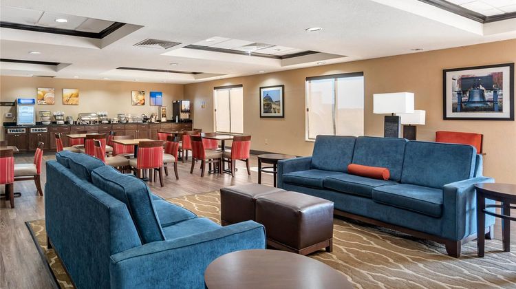 Comfort Inn and Suites Clinton Jackson West Lobby