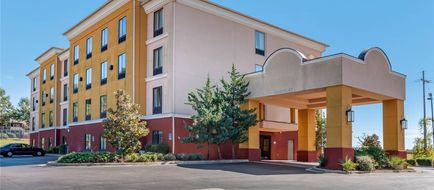 Comfort Inn and Suites Clinton Jackson West Exterior