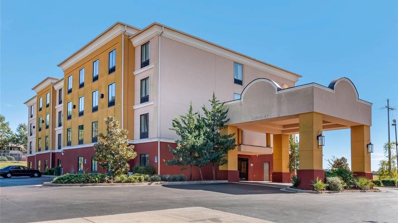 <b>Comfort Inn and Suites Clinton Jackson West Exterior</b>. Images powered by <a href="https://iceportal.shijigroup.com/" title="IcePortal" target="_blank">IcePortal</a>.