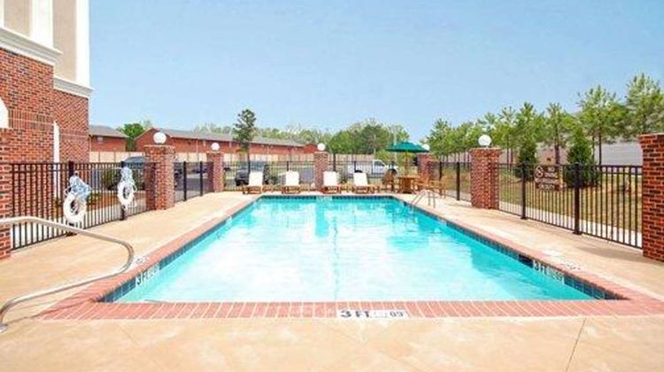 Comfort Suites Flowood Jackson Airport Pool