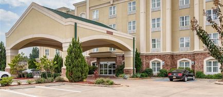 Comfort Suites Exterior