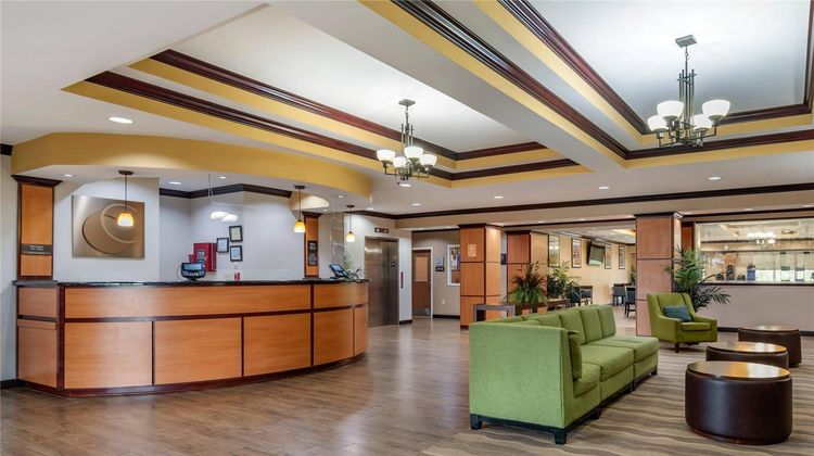 Comfort Suites Lobby