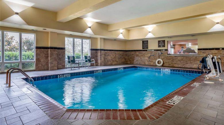 <b>Comfort Suites Pool</b>. Images powered by <a href="https://iceportal.shijigroup.com/" title="IcePortal" target="_blank">IcePortal</a>.