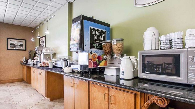 <b>Sleep Inn and Suites Hattiesburg North Restaurant</b>. Images powered by <a href="https://iceportal.shijigroup.com/" title="IcePortal" target="_blank">IcePortal</a>.