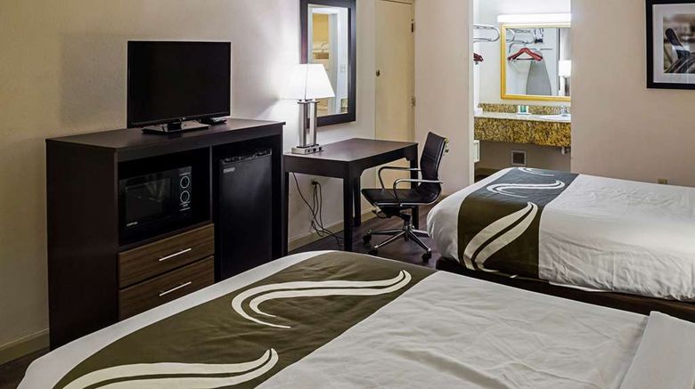 <b>Quality Inn Biloxi Beach Room</b>. Images powered by <a href="https://iceportal.shijigroup.com/" title="IcePortal" target="_blank">IcePortal</a>.