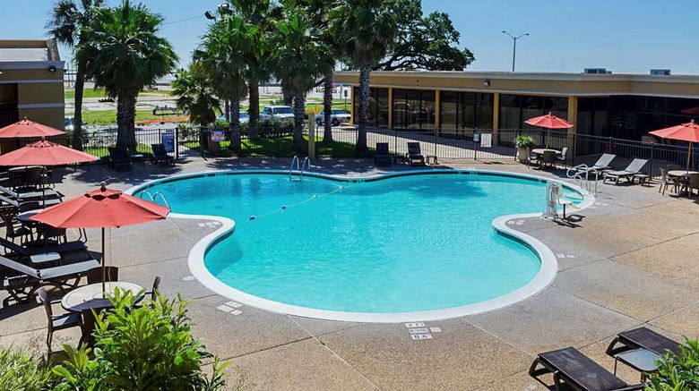 <b>Quality Inn Biloxi Beach Pool</b>. Images powered by <a href="https://iceportal.shijigroup.com/" title="IcePortal" target="_blank">IcePortal</a>.