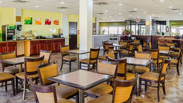 <b>Quality Inn Biloxi Beach Restaurant</b>. Images powered by <a href="https://iceportal.shijigroup.com/" title="IcePortal" target="_blank">IcePortal</a>.