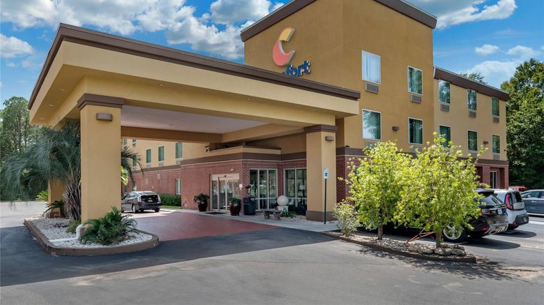 <b>Comfort Suites Biloxi - Ocean Springs Exterior</b>. Images powered by <a href="https://iceportal.shijigroup.com/" title="IcePortal" target="_blank">IcePortal</a>.
