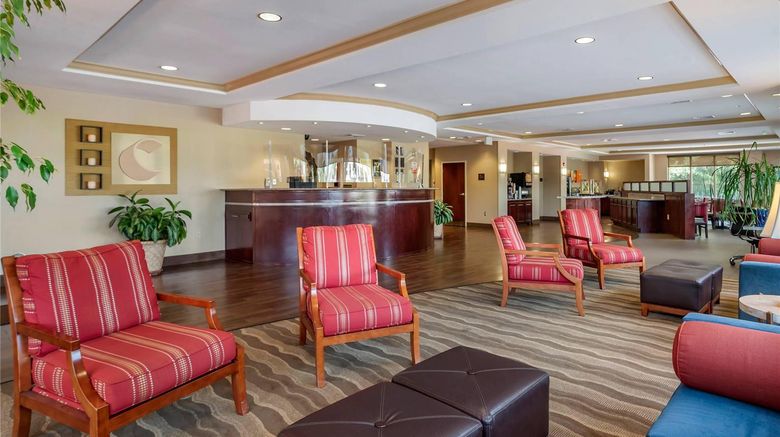 <b>Comfort Suites Biloxi - Ocean Springs Lobby</b>. Images powered by <a href="https://iceportal.shijigroup.com/" title="IcePortal" target="_blank">IcePortal</a>.