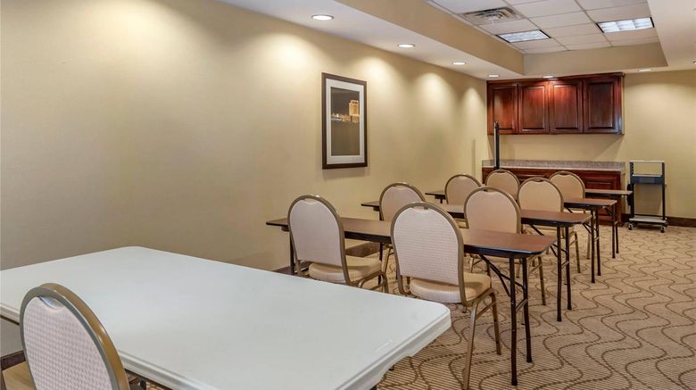 <b>Comfort Suites Biloxi - Ocean Springs Meeting</b>. Images powered by <a href="https://iceportal.shijigroup.com/" title="IcePortal" target="_blank">IcePortal</a>.