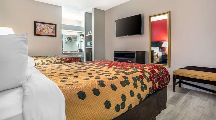 Econo Lodge Inn and Suites Philadelphia Room