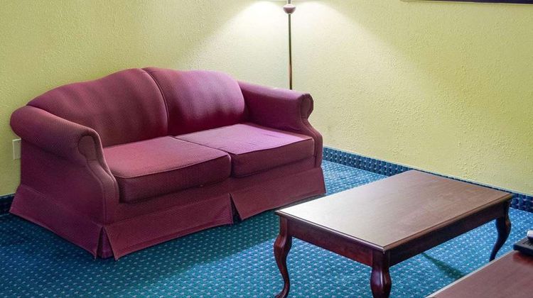 Econo Lodge Room