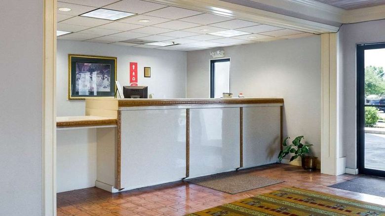 <b>Econo Lodge Lobby</b>. Images powered by <a href="https://iceportal.shijigroup.com/" title="IcePortal" target="_blank">IcePortal</a>.
