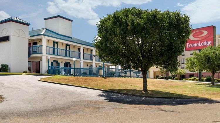 Econo Lodge Exterior