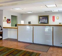 Econo Lodge Lobby
