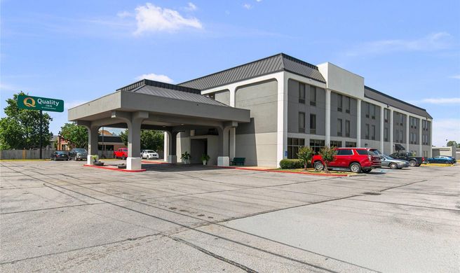 Quality Inn Cleveland Exterior