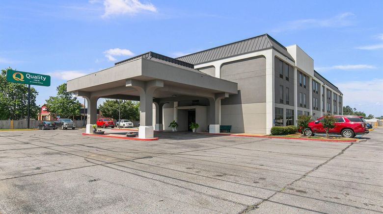 <b>Quality Inn Cleveland Exterior</b>. Images powered by <a href="https://iceportal.shijigroup.com/" title="IcePortal" target="_blank">IcePortal</a>.