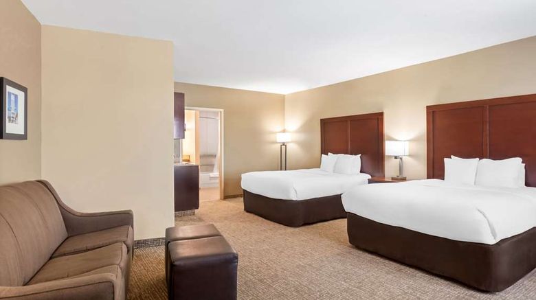 <b>Comfort Suites Gulfport Central Suite</b>. Images powered by <a href="https://iceportal.shijigroup.com/" title="IcePortal" target="_blank">IcePortal</a>.