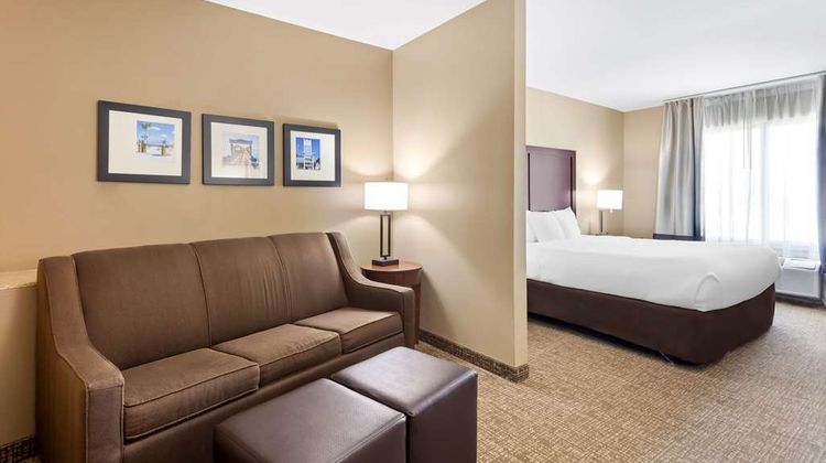 Comfort Suites Gulfport Central Suite